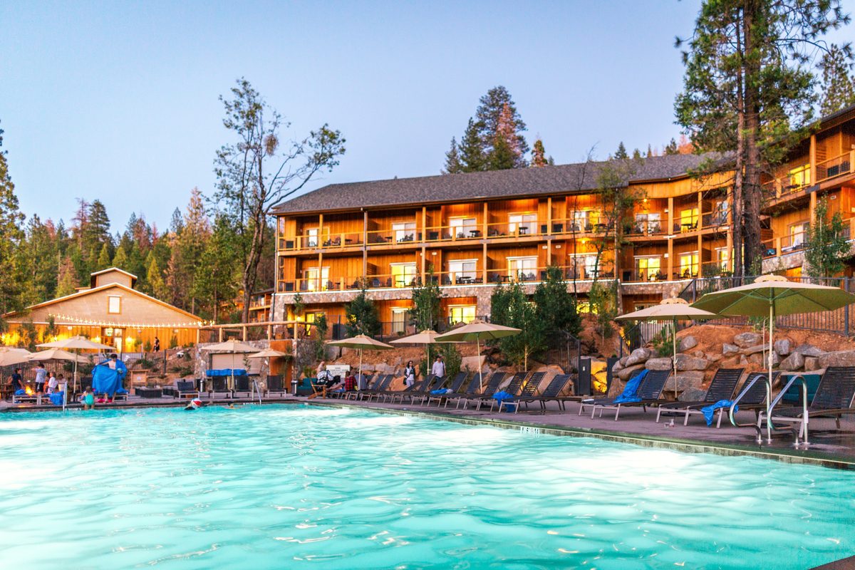 Rush Creek Lodge Pool and Guest Lodge